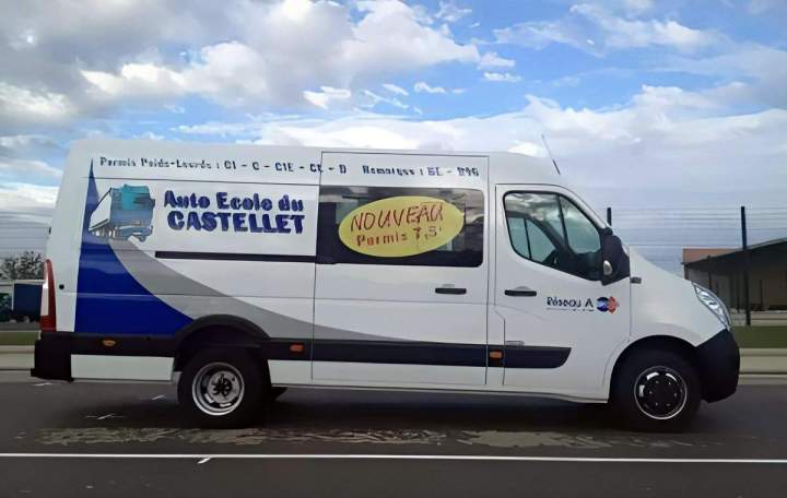 Voiture d'auto-école Bourg-en-Bresse